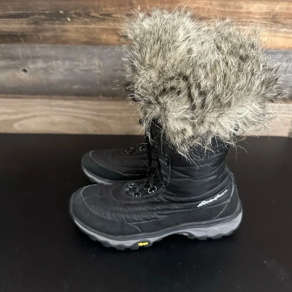 Eddie Bauer Womens Black Fur Trimmed Winter Outdoor Boots Size 9 Vibram Bottom - Picture 2 of 9